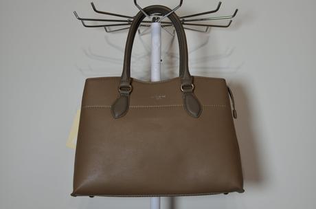 Bledohnedá kabelka, 