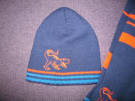 Čiapka a šál, lupilu,98