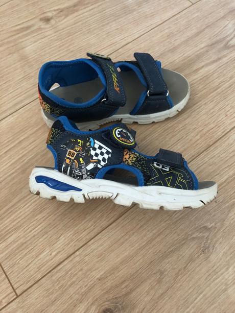 Blikajuce sandale, deichmann,28