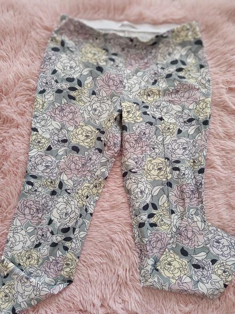 Kvetinové nohavice, 