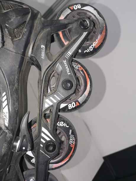 Kolieskové korčule, 27