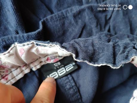 Menčestrová sukňa, 128