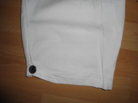 Biele tenke kratasy, s