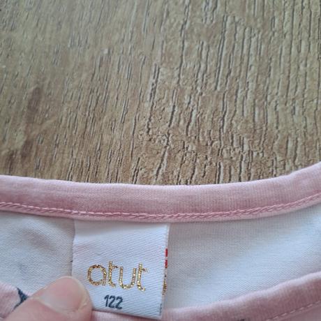 Dievčenské šaty, 122