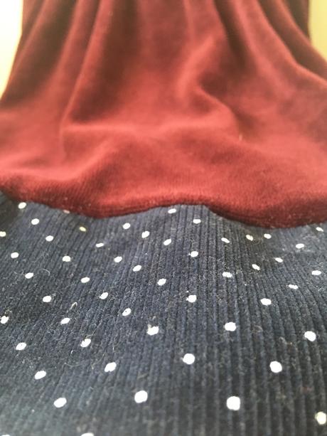 Zamatové slávnostné šaty, 92