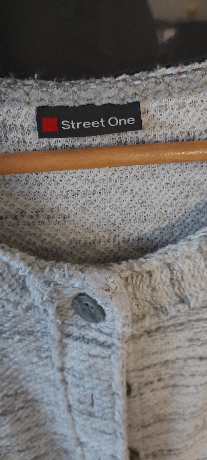 Sveter, street one,s