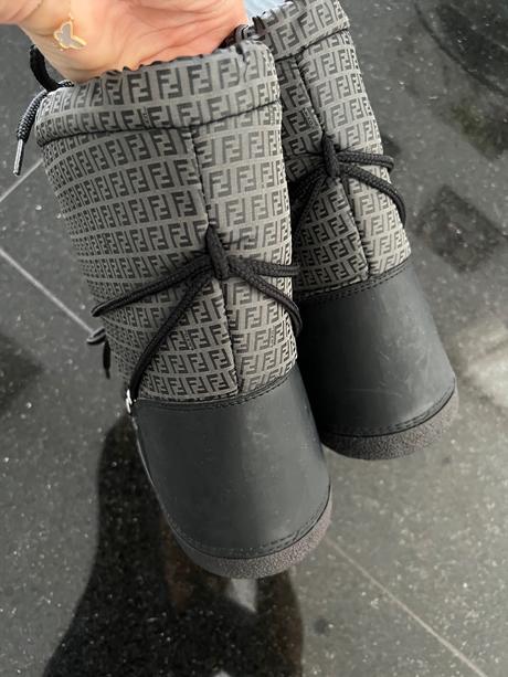 Fendi monogram snow moon boots vel.29-31, 31