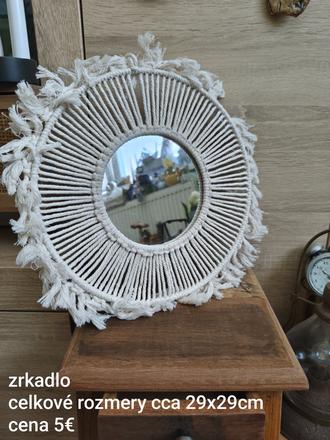 Pekné štýlové zrkadlo, 