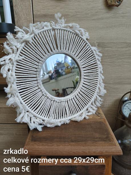 Pekné štýlové zrkadlo, 