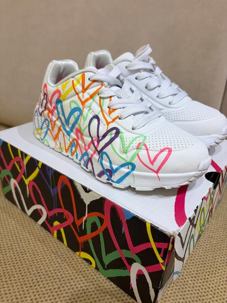 Skechers spread the love la, skechers,31