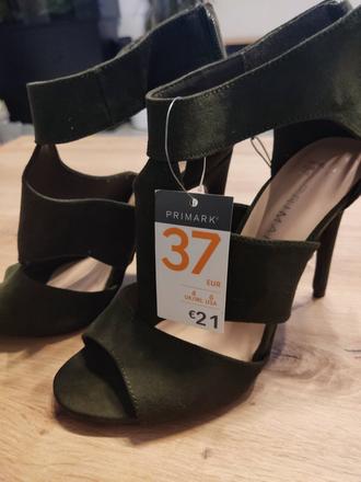 Sandále na opätku, primark,37
