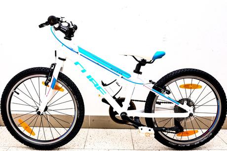 Predám detský bicykel cube acid 20 hliník, 20