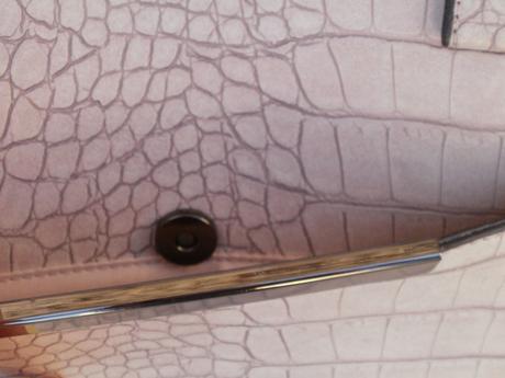 Väčšia pevná kabelka, 