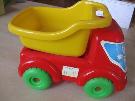 Väčšie nákladné autíčko, 