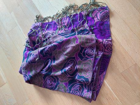 Fialovo zelený šál so strapcami, 