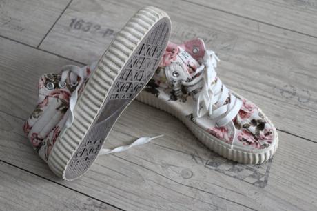 Kvetinkové tenisky, 37