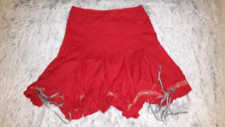 Asymetricka letna sukna 38/40, 38