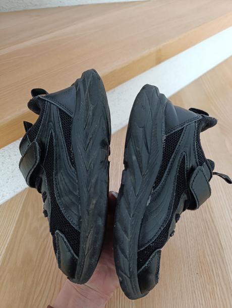 Extra ľahké tenisky, 31