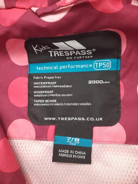 Nepremokova bunda trespass, 122