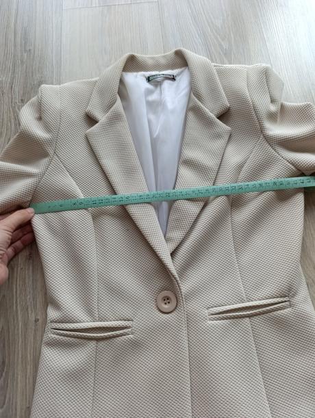 Dámske krémové sako, l