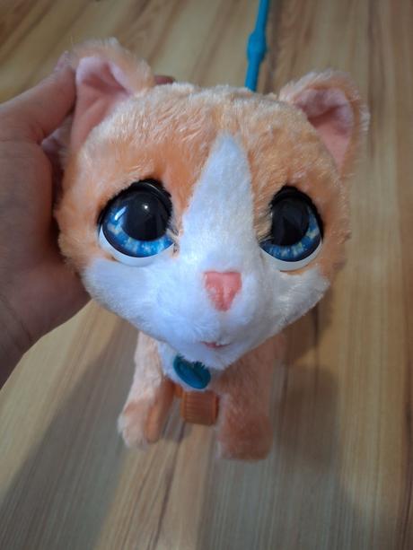 Zvieratko na voditku fur real walkalots, 