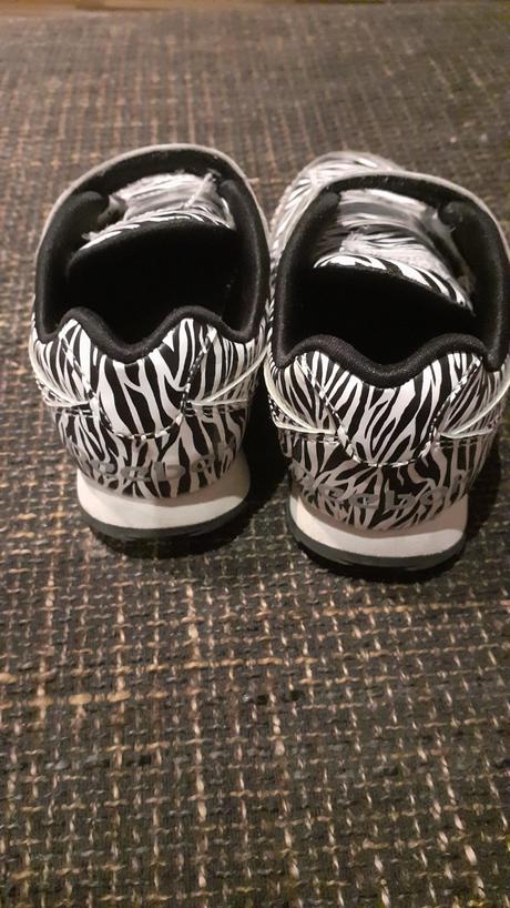 Tenisky, reebok,25