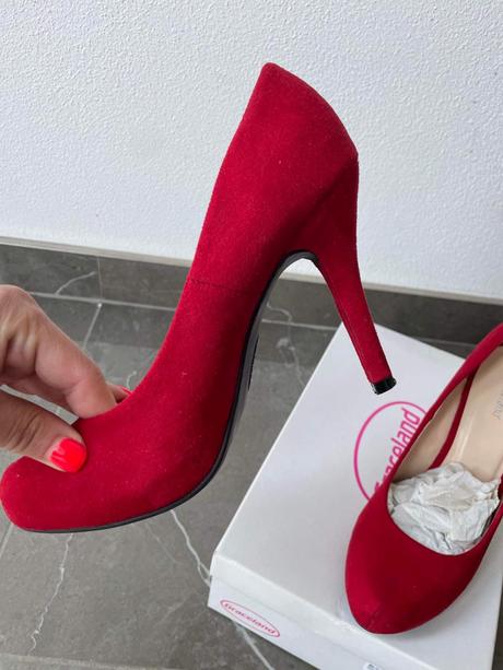 Cervene lodicky, graceland,37