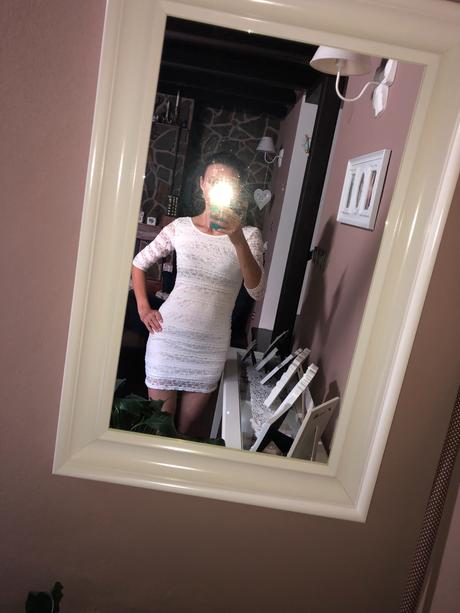 Krajkované šaty, s