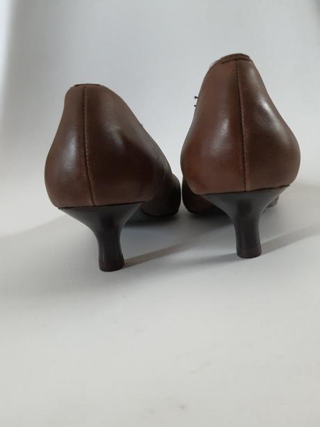 Zanovne betty barclay lodicky, 37