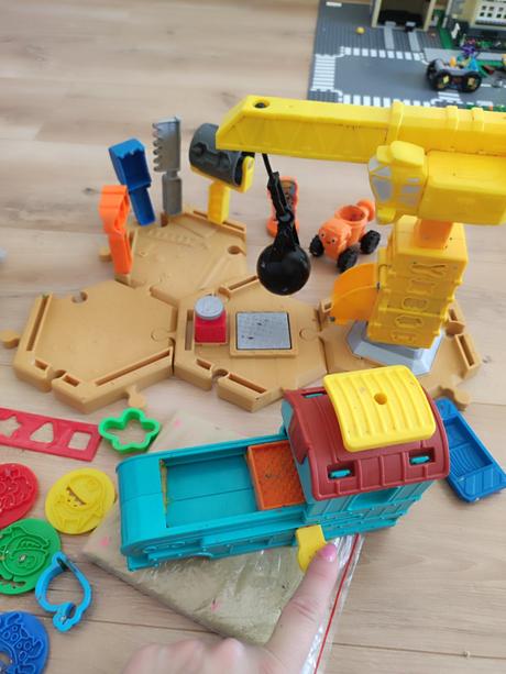 Bob staviteľ s kinetickým pieskom,