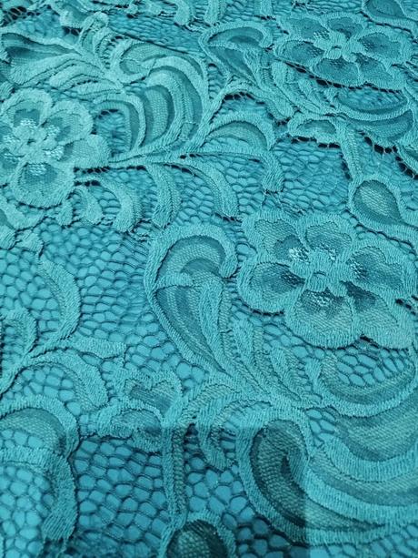 Čipkované šaty reserved vs pružné s podšívkou, reserved,s