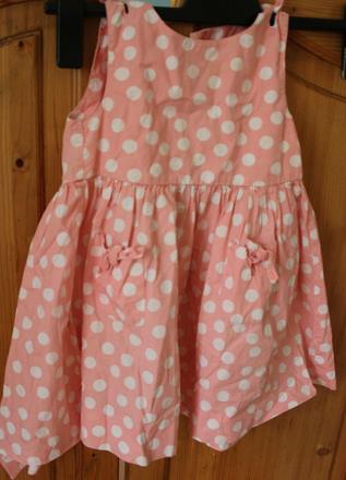 Detske puntikove saty, 98