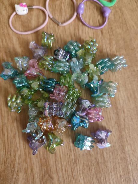 Gumky, sponky, štipčeky, čelenky, 