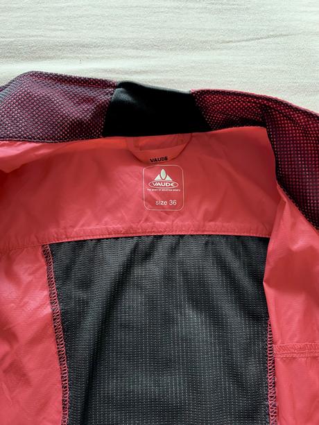 Predám ultraľahkú cyklovestu vaude veľkosť 36, 36