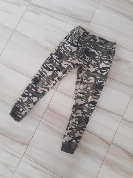 Dámske maskáčové pudlové nohavice / pudláče, s