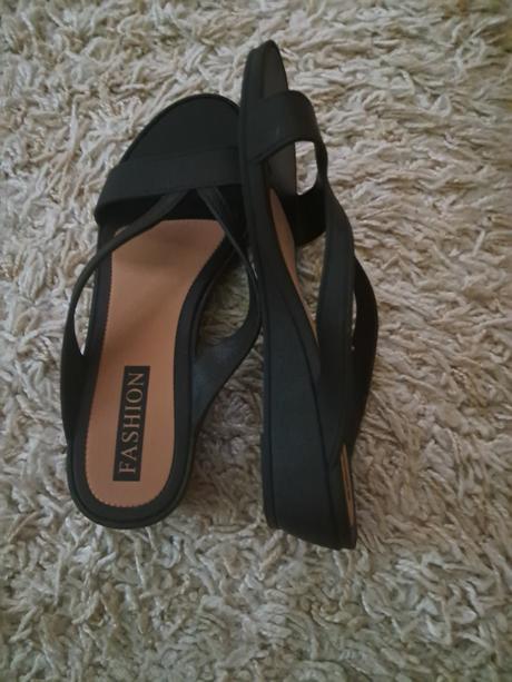 Dámske šĺapky, 39