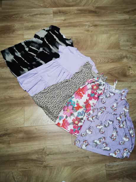 Balík dievčenských šiat, 104–116