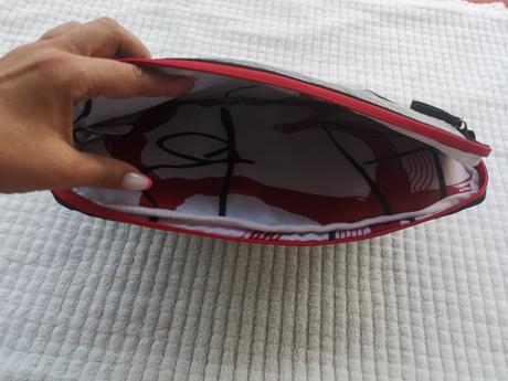 Quiksilver puzdro na notebook veľkosť 15.6", 