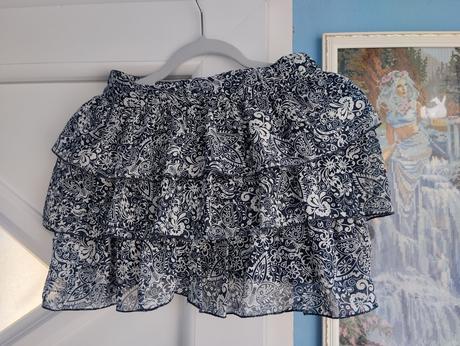 Krasna sukňa 140-146, 140