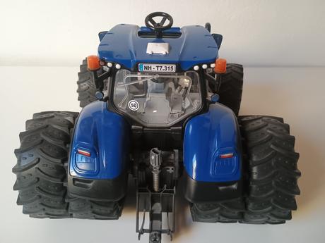 Traktor news holland s duplákmi,