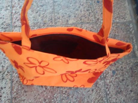 Oranžová taška na leto s kvietkami,