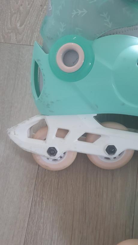 Kolieskové korčule, 32