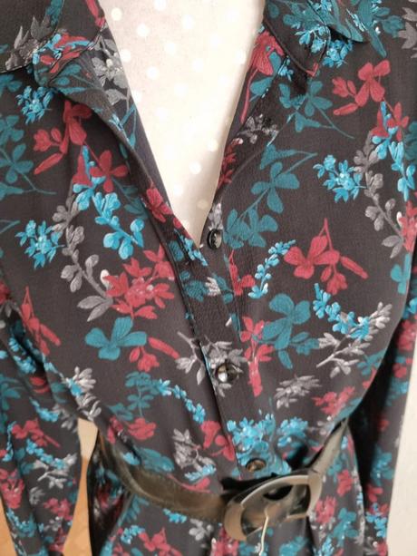 Ľahké šaty s kvietkami yessica 40, yessica,40