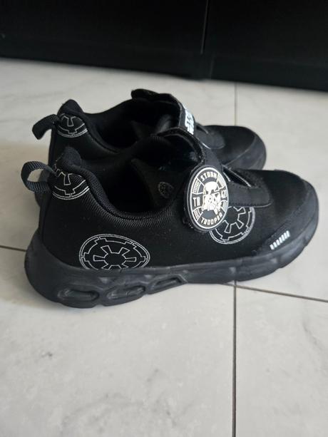 Tenisky, 33