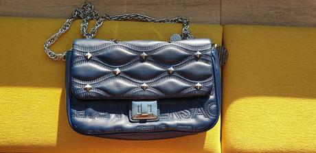 Znackova kabelka, versace