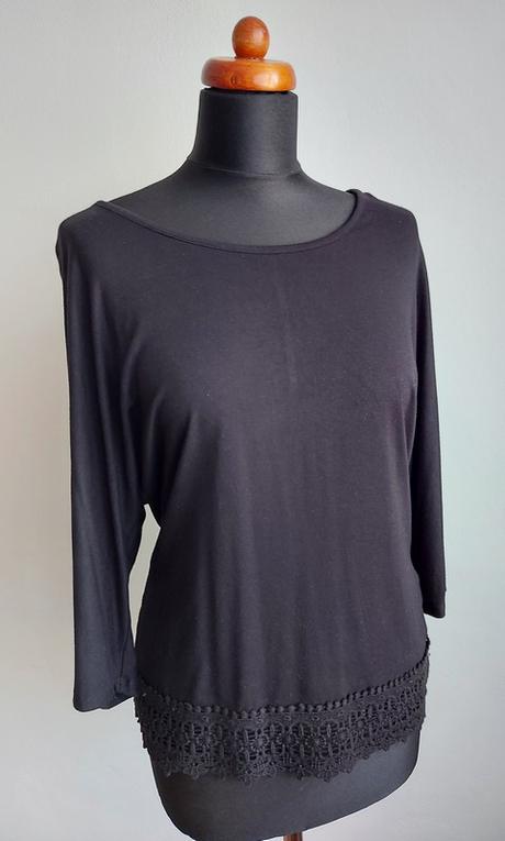 Tričko s netopierím rukávom a hačkovaním, top stav, amisu,m