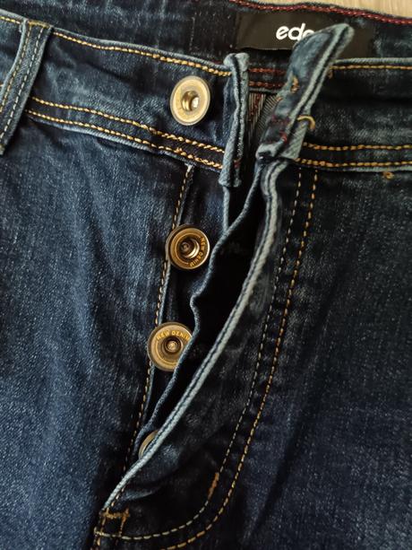 Rifle na gombíky, 32