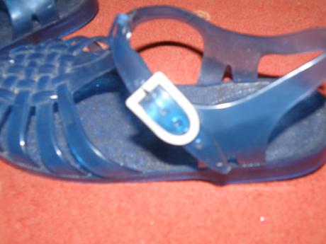 Topánky do vody, 32