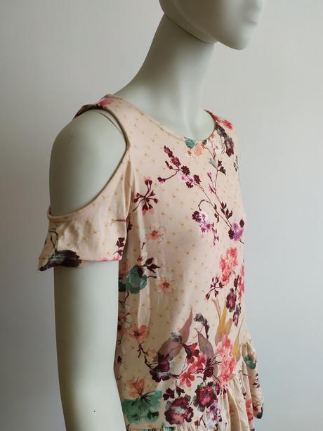 Bledoružové kvetované tričko s odhalenými plecami, orsay,m