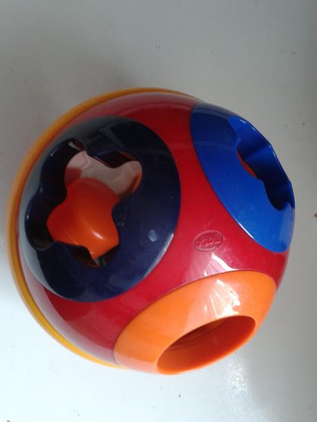 Hrkacia vkladačka učí farby, 